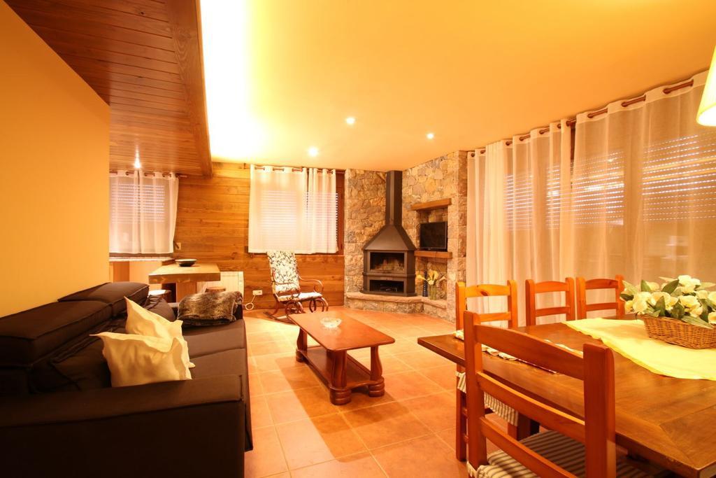 Apartaments Piteus Casa Dionis Apartment