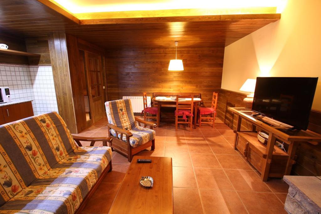 Apartaments Piteus Casa Dionis Apartment *